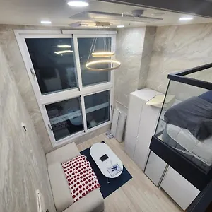 Newly Built Officetel, 5 Minutes Away From Seongsu Station *