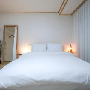 Holiday home Modern And Comfy House/ Hongik St. Exit 2 10min *