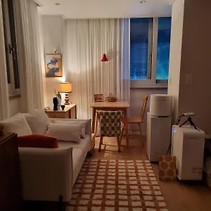 Apartment Mood In -gimpo Airport Station 3 Minutes Station 25 Minutes Hongdae 20 Minutes, Gangnam 35 Minutes *