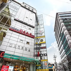 24 Hall Hostel