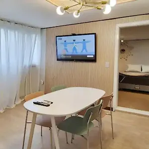 C-3 White Linen House Apartment