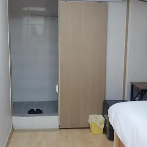 Guest house Stayin Myeongdong - Foreigners Only Seoul