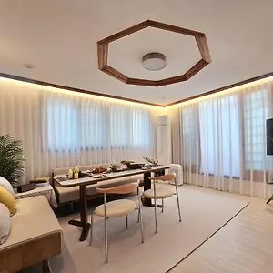 Apartment #new Open Sale#1 Stop To Hongdae Subway#3room 4bed 2bathtoom#cozy Rooftop#free Luggage Keeping#free Parking#close To K-pop Studio#many Restaurants *