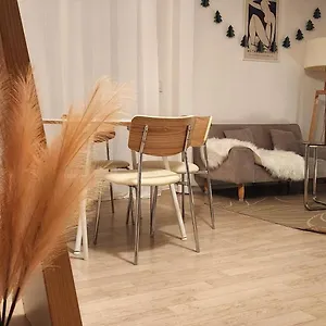 Apartment K-17 White Linen House *