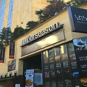 N Fourseason Hotel