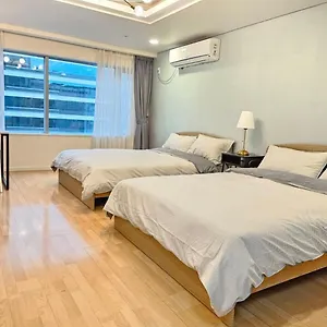 Mint House & Hongdae Station Seul