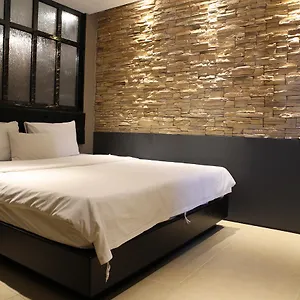 Отель Cullinan Jongno 3*