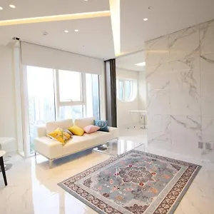 Cheongdam Beautiful Apartment New Building Edition Full Option Long Term Stay Availableapt 2룸 신축 Edition 풀옵션 장기가능 Apartment