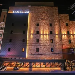 2.4 Motel