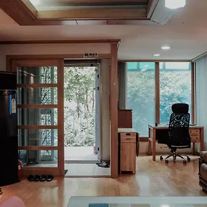 Yeonnam-dong Edge House_honeymoon Yeonnam Apartment *
