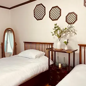 Cheong Un Gak Apartment Seoul