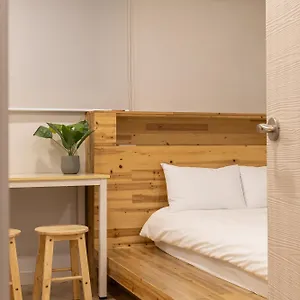 Guest house Woody Two Bedroom In Hongdae Seoul