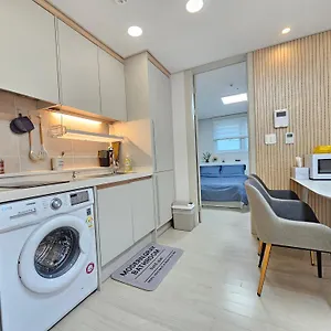 Modern House Apartment *