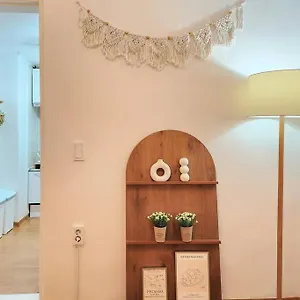 Apartment Lala Apgujeong Gangnam *