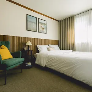 Cozy Eeno House, Seokchon Station 3min