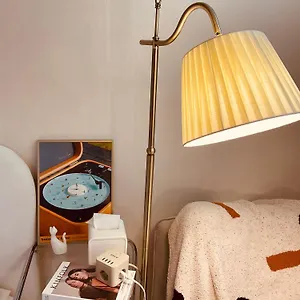 Cozy Guesthouse, 10 Minutes From Snu Entrance Station, In Sharosu-gil, Ott, Nespresso Machine, Within 25 Minutes By Subway To Hongdae, Gangnam, Seongsu, Gwanaksan, Up To 5 People Seoul