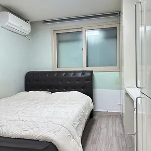 Near Nakseongdae Station Apartment