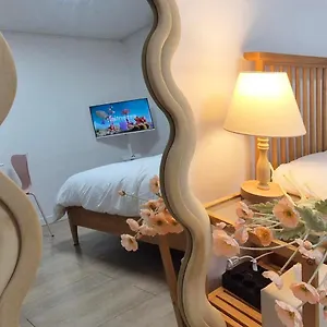 Apartment Hongdae # S101