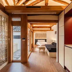 Apartment Cored Seoul