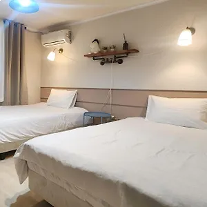 Apartment Z-1 The Art House #yeontral Park #5min To Hongdae Stn *