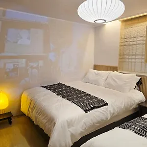 Apartment Ynny Stay#yeongdeungpo#yeouido#7-8 Minutes Walk From Daebang Station-line1 And Singil Station-line1,5 Seoul