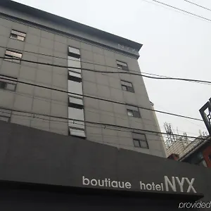 호텔 Nyx *