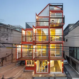 Pensionat Orange Cube House *