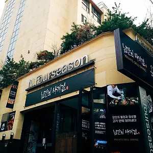 N Fourseason Myeongdong 3* Seoul