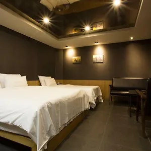 Cherry Hotel 2*
