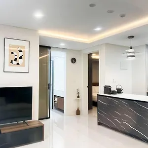 Apartment Goodfellow Seocho Gangnam Arts Center *
