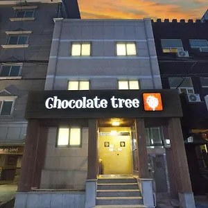 Chocolate Tree Sinchon Guest house 2*